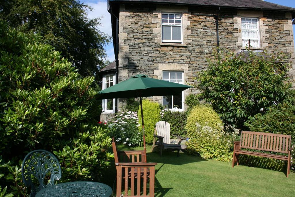 Ivythwaite Lodge Guest House วินเดอร์เมียร์ ภายนอก รูปภาพ